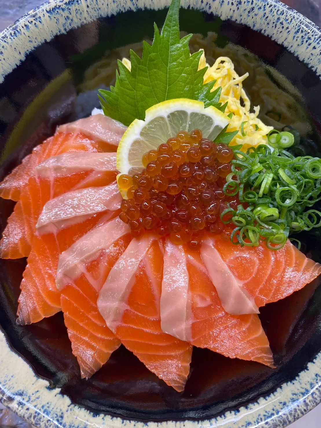 サーモンいくら丼
